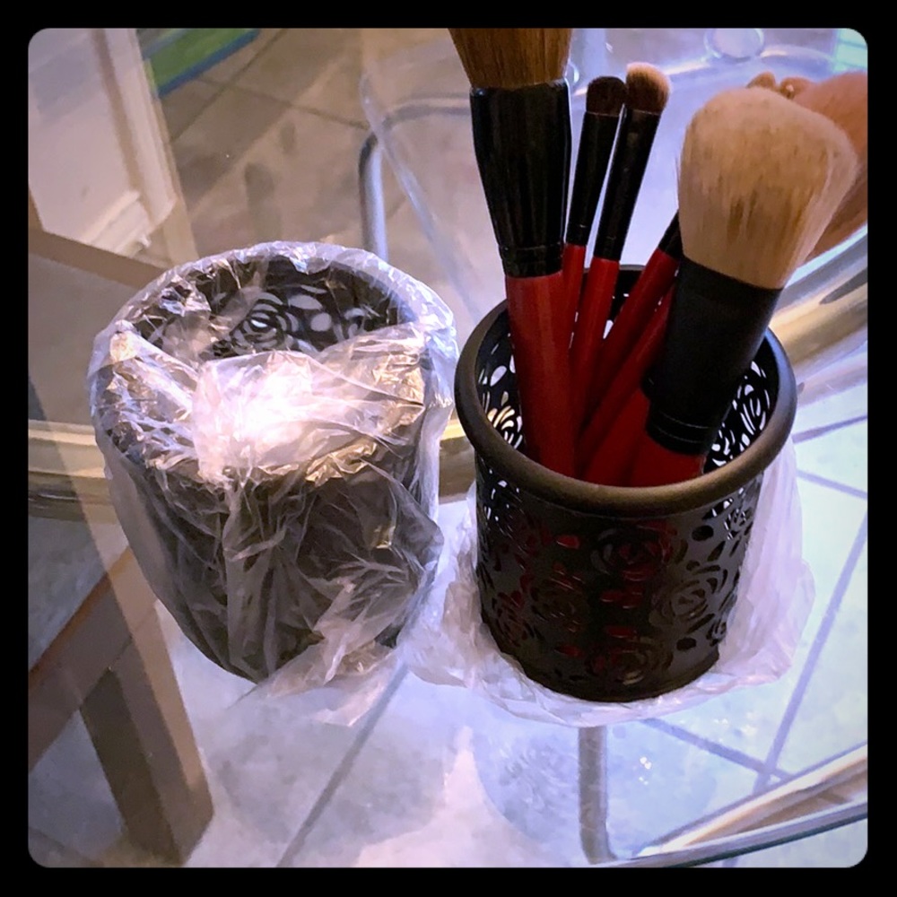 2 Brand New brush/pencil holder.